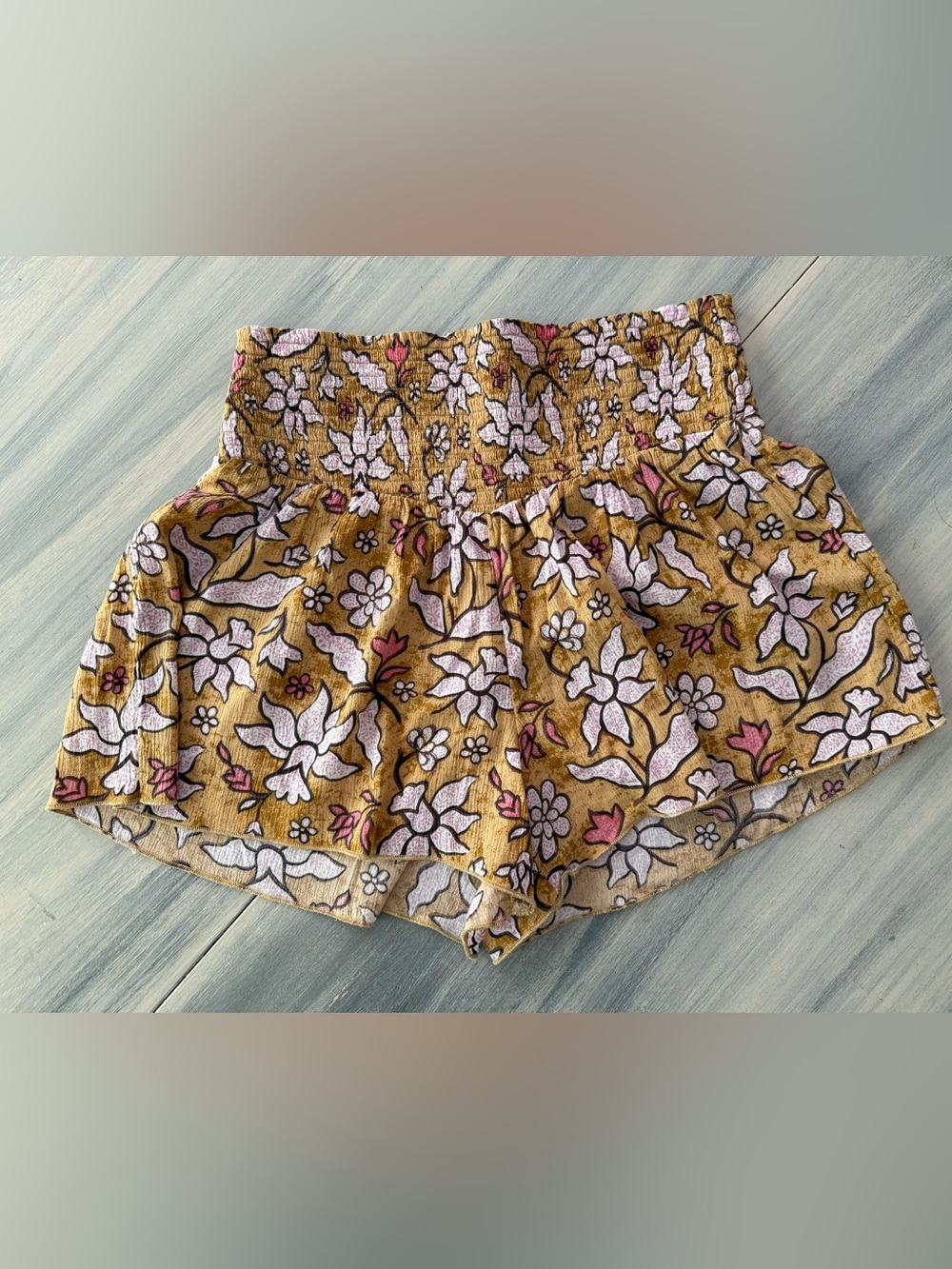 Aerie High Waisted Smocked Floral Flutter Shorts Medium - Picture 2 of 5